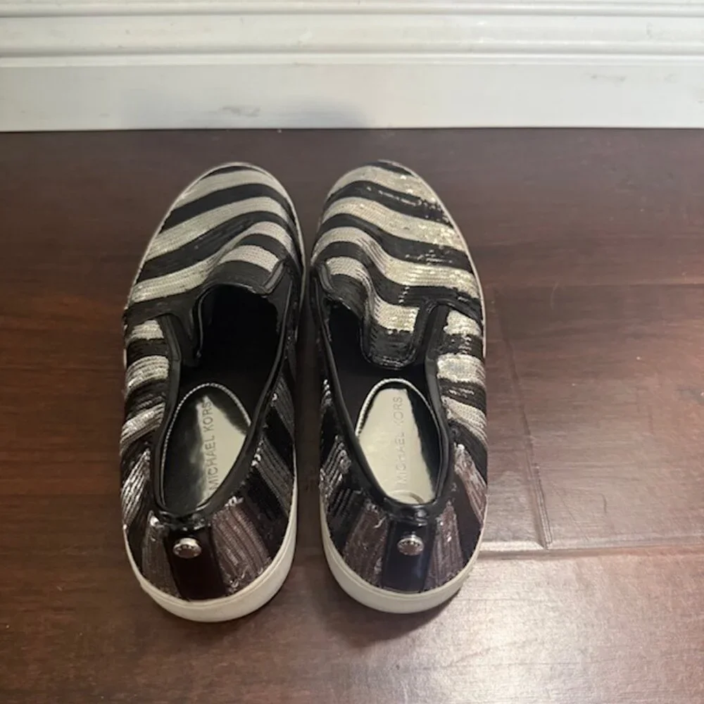 MICHAEL KORS Keaton Slip on Stripe Sequin Shoes Loafers Size 7M Black & Silver